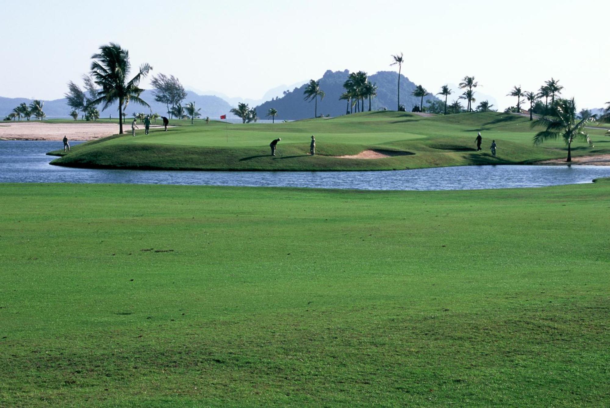 Mission Hills Phuket Golf Resort-Sha Extra Plus Por Bay Exterior photo