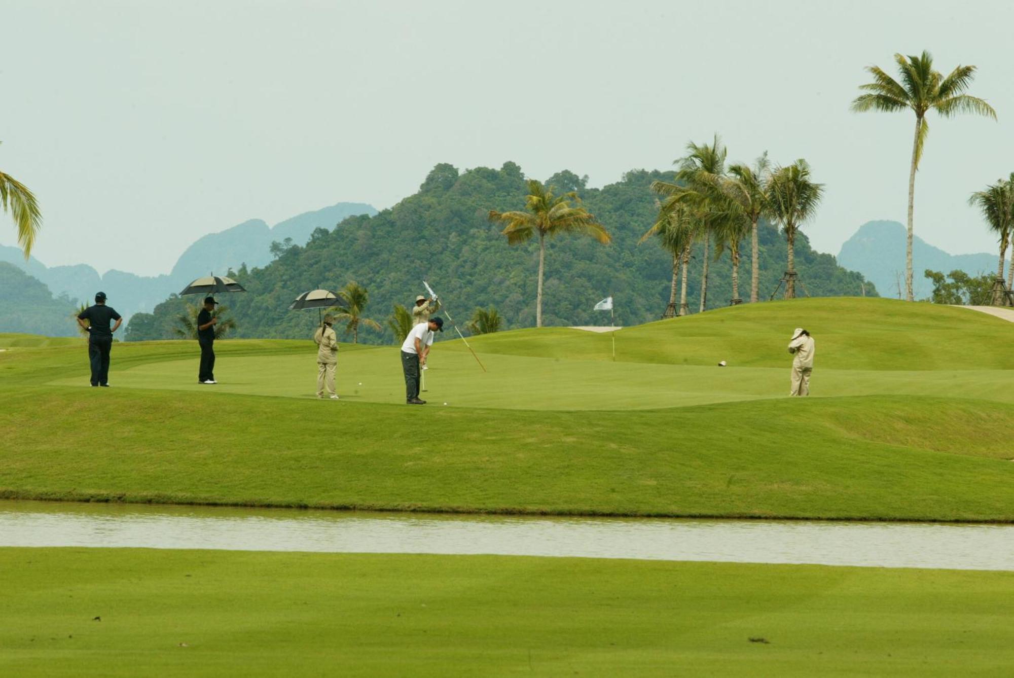 Mission Hills Phuket Golf Resort-Sha Extra Plus Por Bay Exterior photo