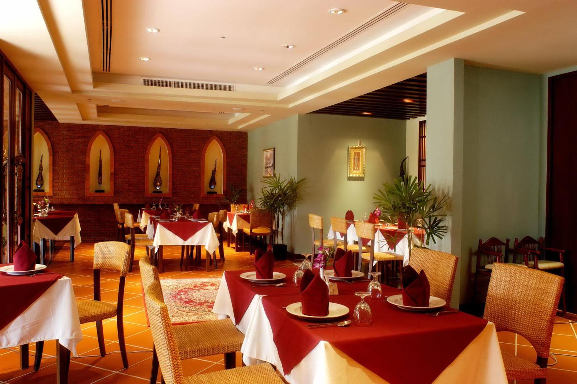 Mission Hills Phuket Golf Resort-Sha Extra Plus Por Bay Exterior photo