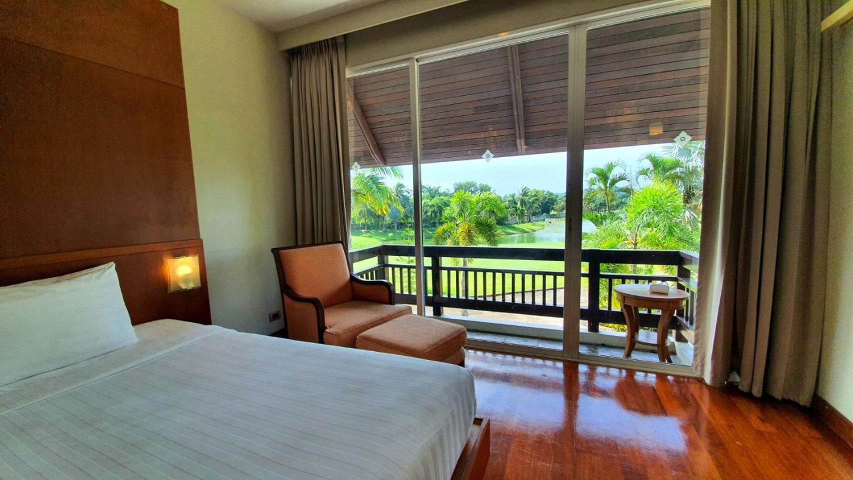 Mission Hills Phuket Golf Resort-Sha Extra Plus Por Bay Exterior photo
